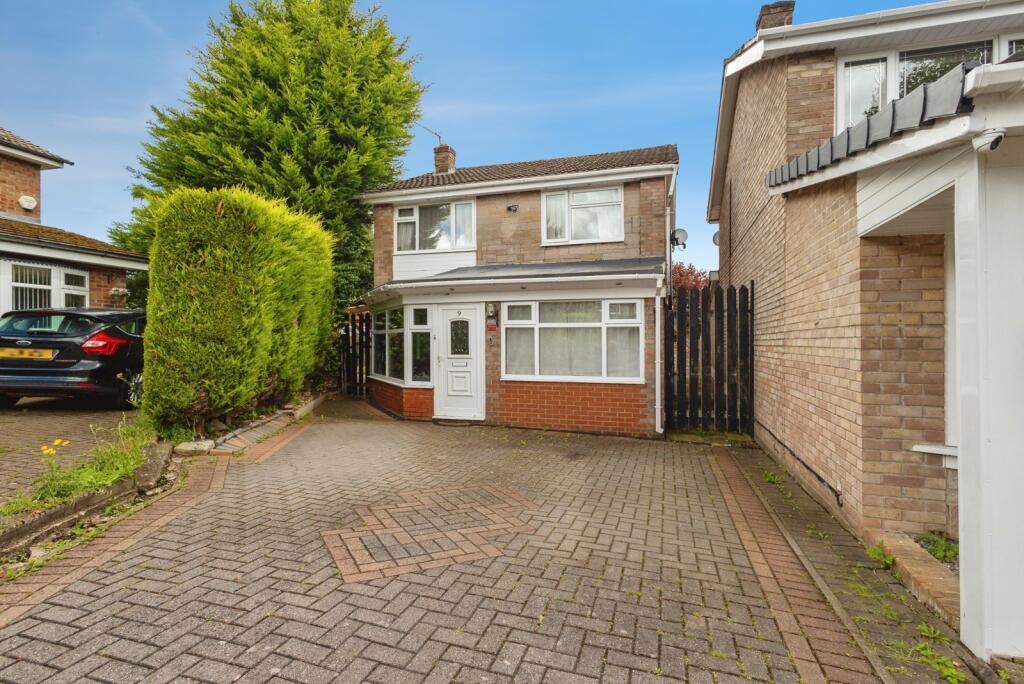 Main image of property: Aspen Close, Stockport, Greater Manchester, SK4
