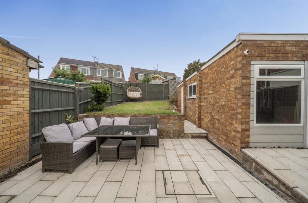 St. Davids Road, Thornbury, BS35 - View 2