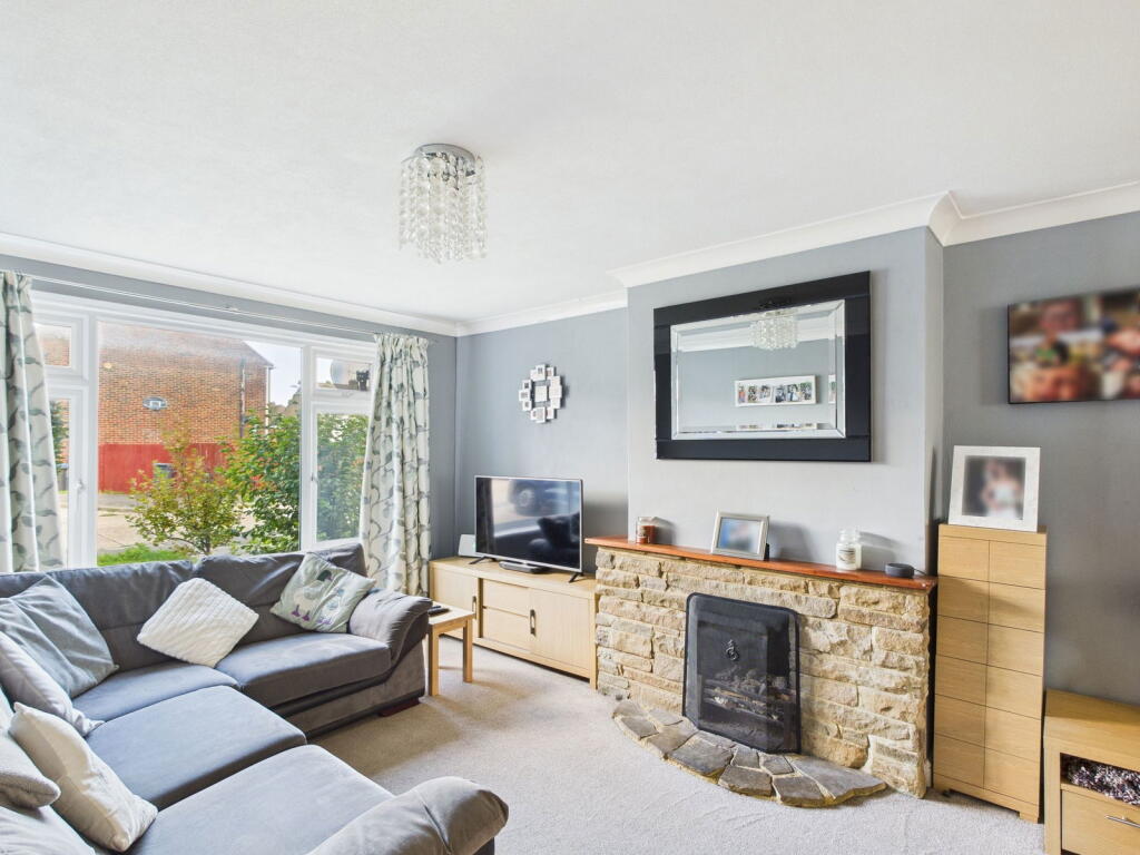Cedar Close, Worthing, BN13 2JA photo 2
