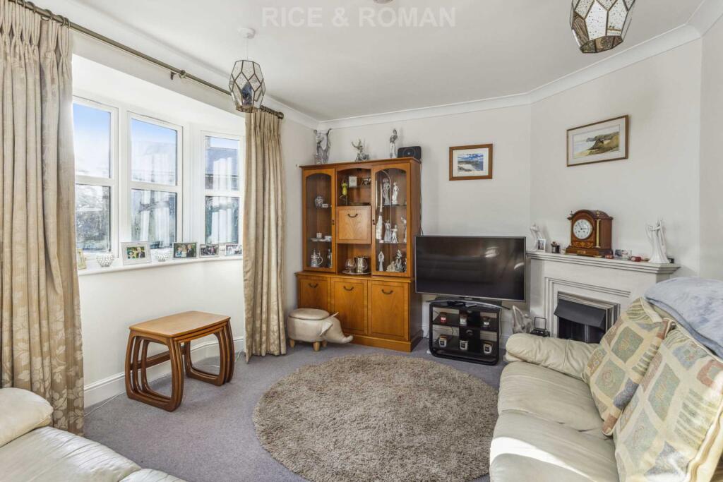Lynwood Village, Ascot photo 3
