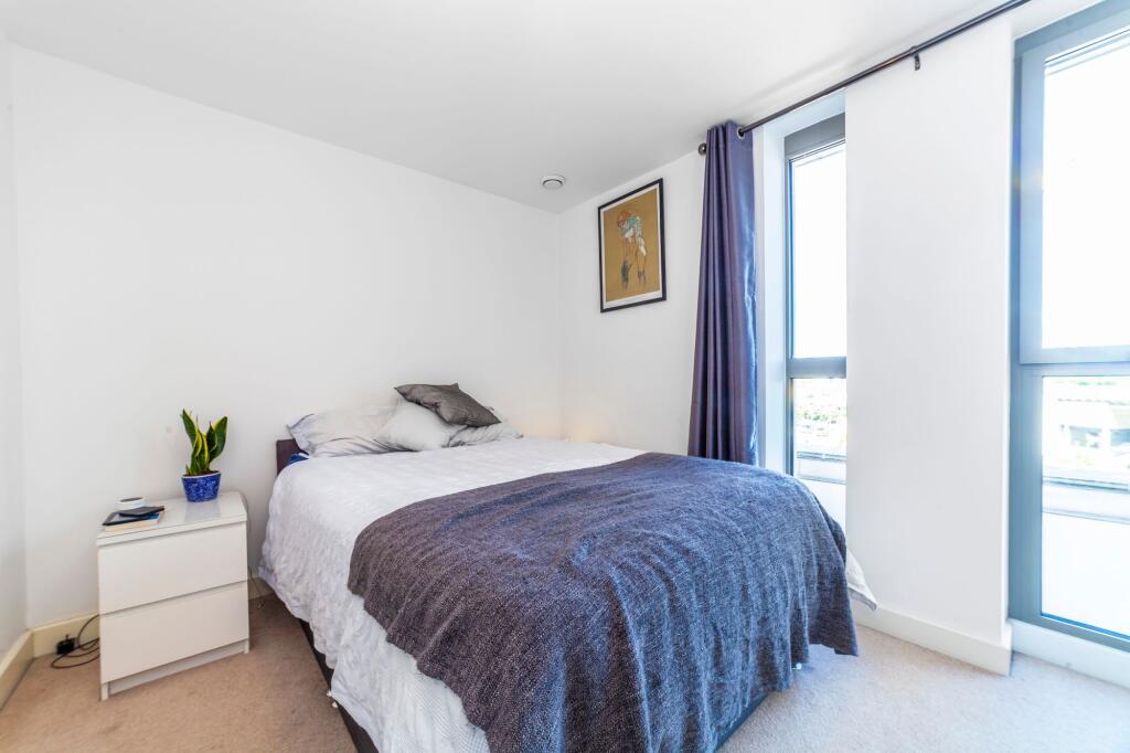 Apartment in London - View 5