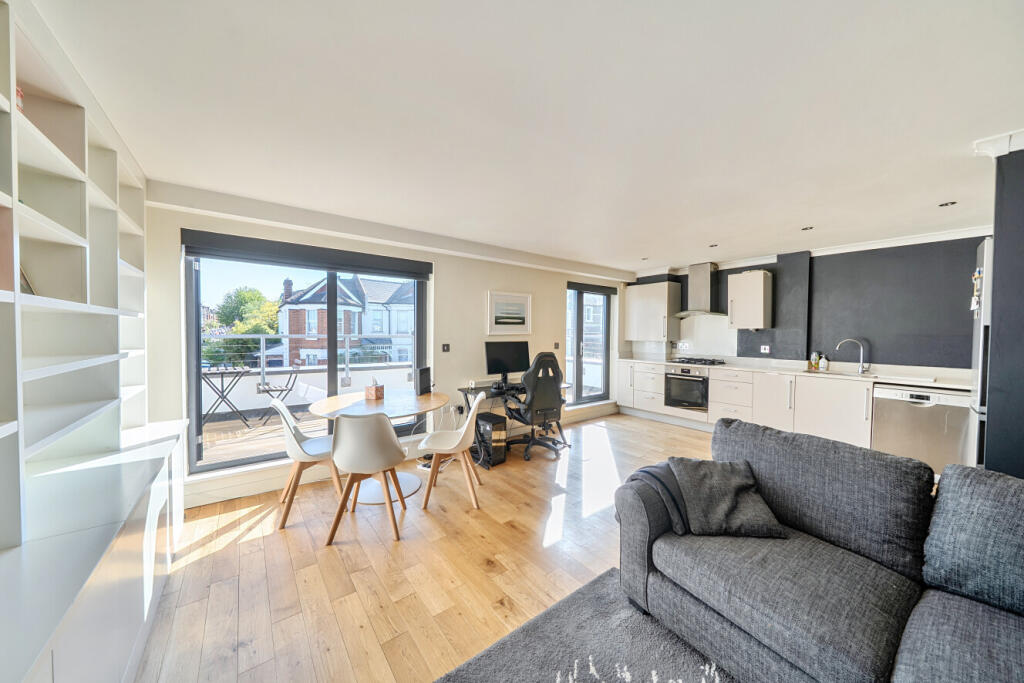 Main image of property: Colney Hatch Lane, Muswell Hill, London, N10