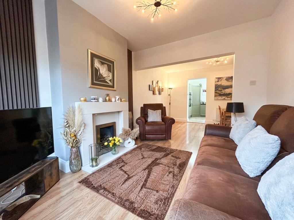 Nansen Avenue, Monton, M30 photo 4