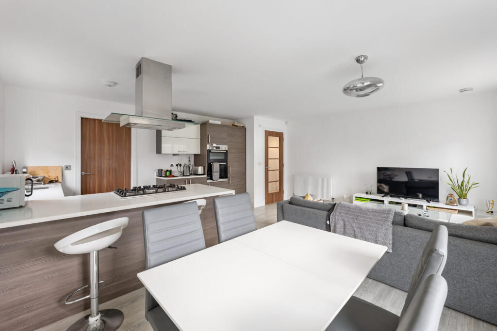 8 Bennie Place, Bearsden, Glasgow photo 4