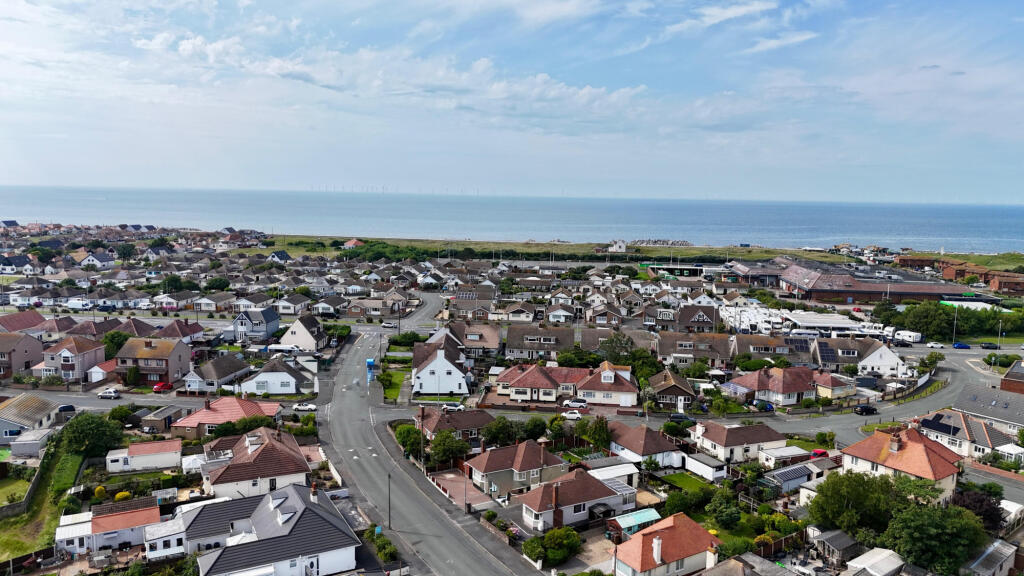 Moelwyn Avenue West,  Kinmel Bay, LL18 photo 2