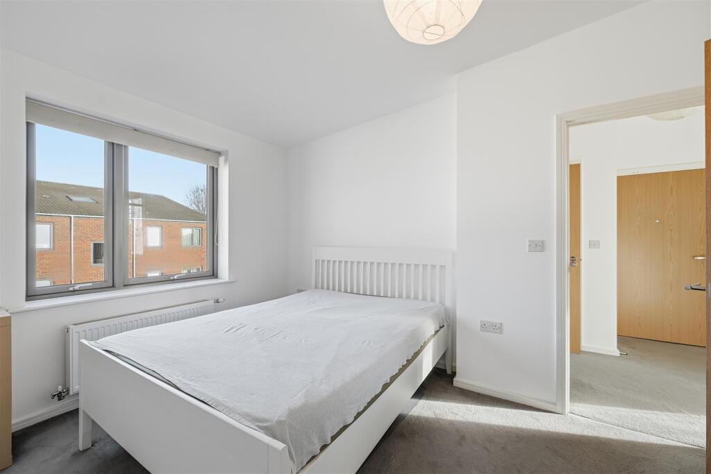 Ashton House, Canning Town, E16 photo 3