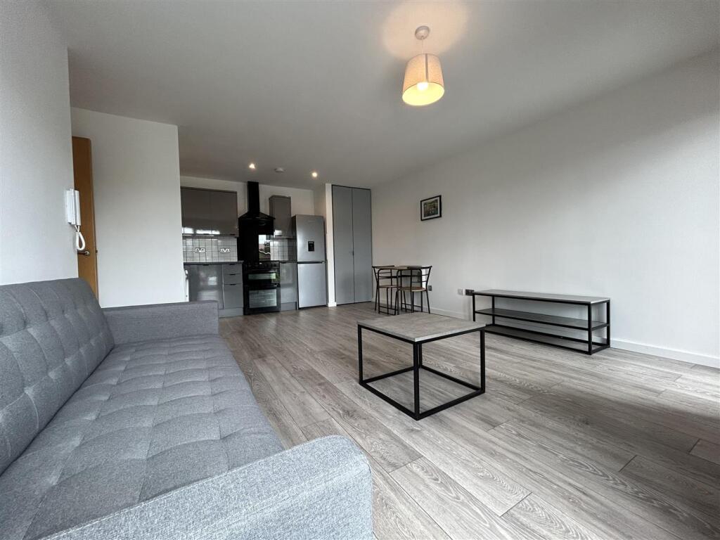 Apartment in Manchester - View 4