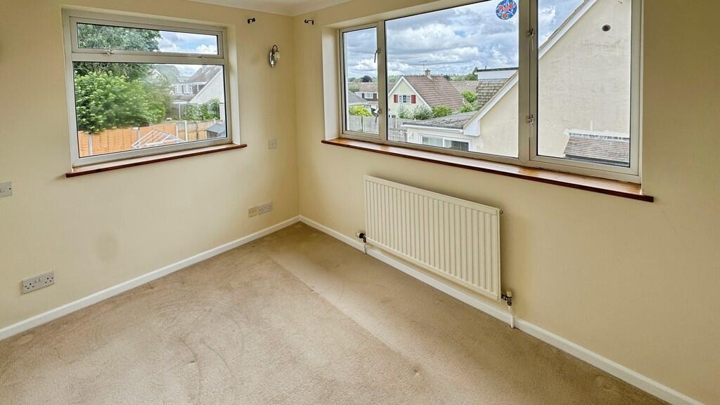 Langholm Avenue, Warminster - More