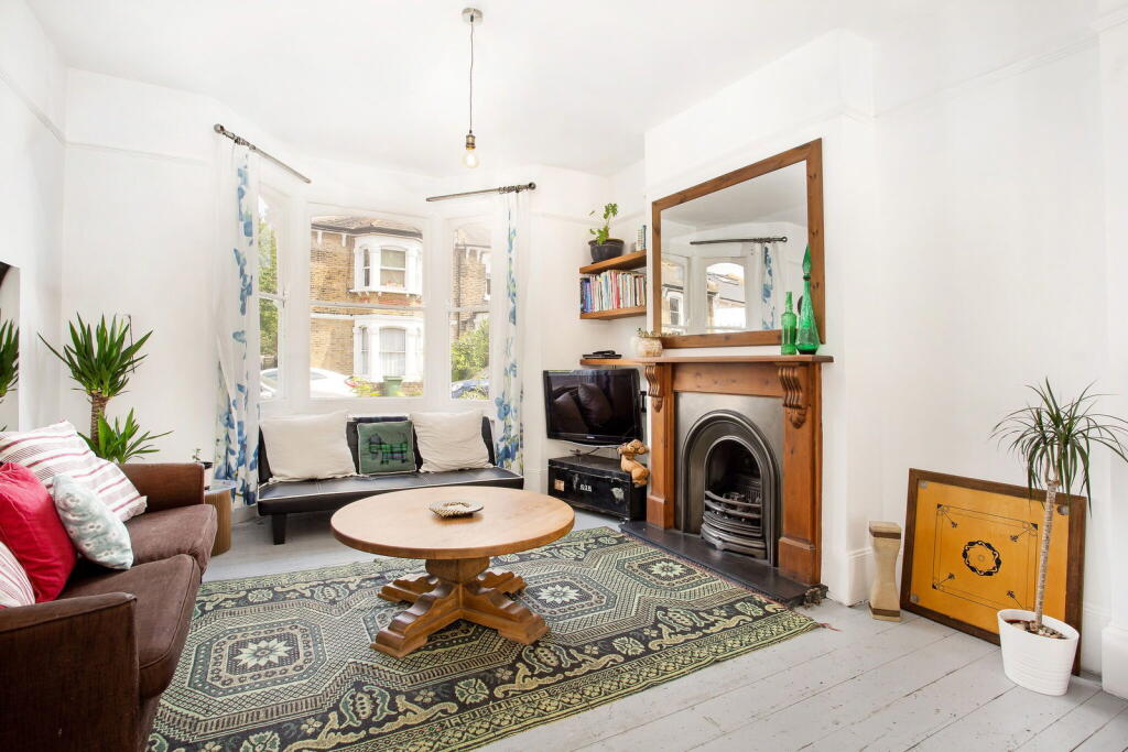 House in London - View 2