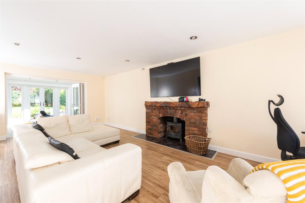 House in Stony Stratford, Calverton End - View 3