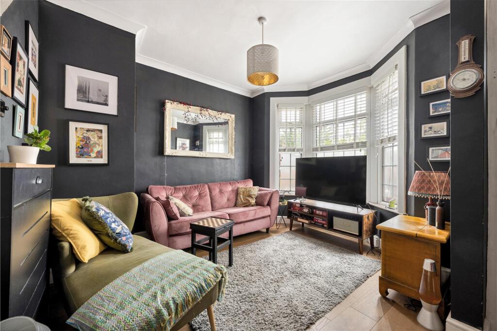 House in London, Higham Hill - View 2