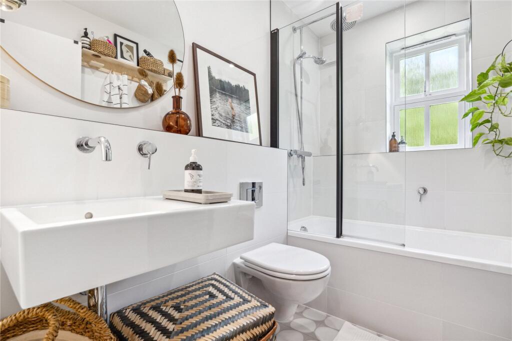 Apartment in London - More