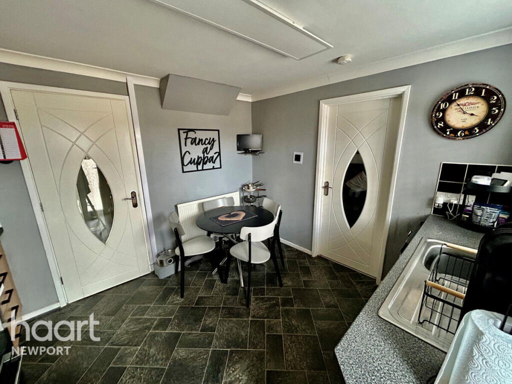House in Newport - View 5
