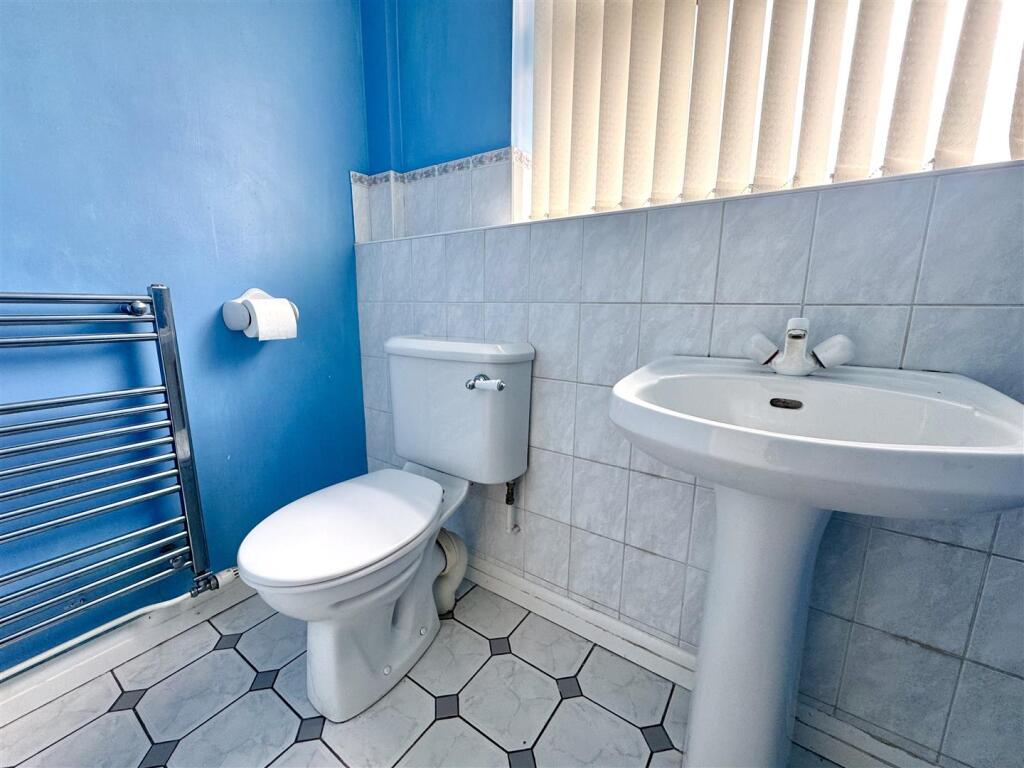 House in Northampton, Kingsthorpe - More