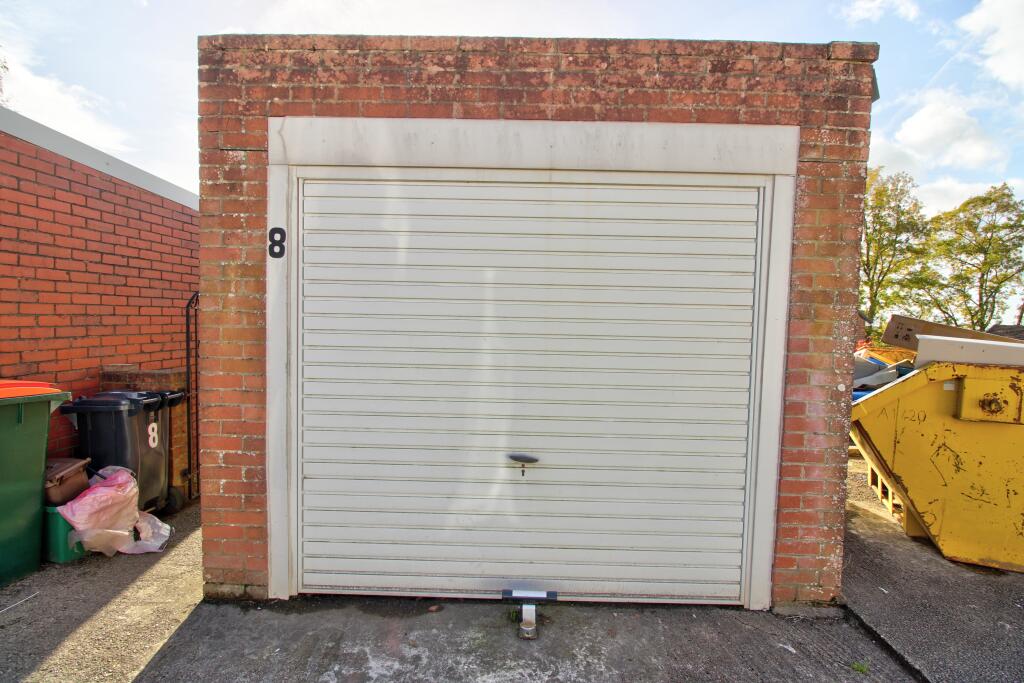 8 Enville Close photo 4