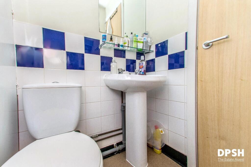 135 Great Horton Road, Bradford, West Yorkshire, BD7 1QG photo 5