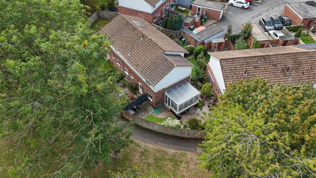Main image of property: Bach Close, Basingstoke, RG22 4JZ