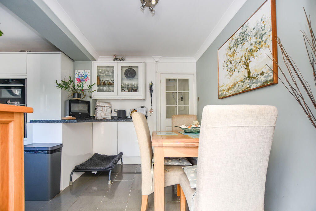 House in South Kesteven, Langtoft - More