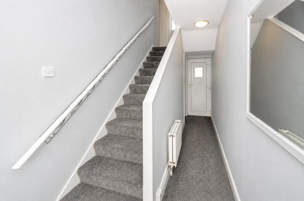 Apartment in Penrhyn-Side, Penrhyn Bay, Llandudno - View 2