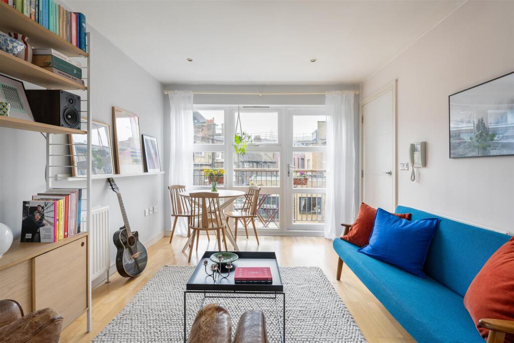 Main image of property: Reading Lane, Hackney