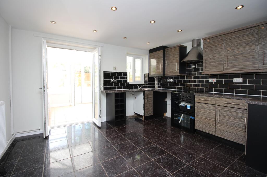 Bampton Close, Westhoughton, BL5 photo 5