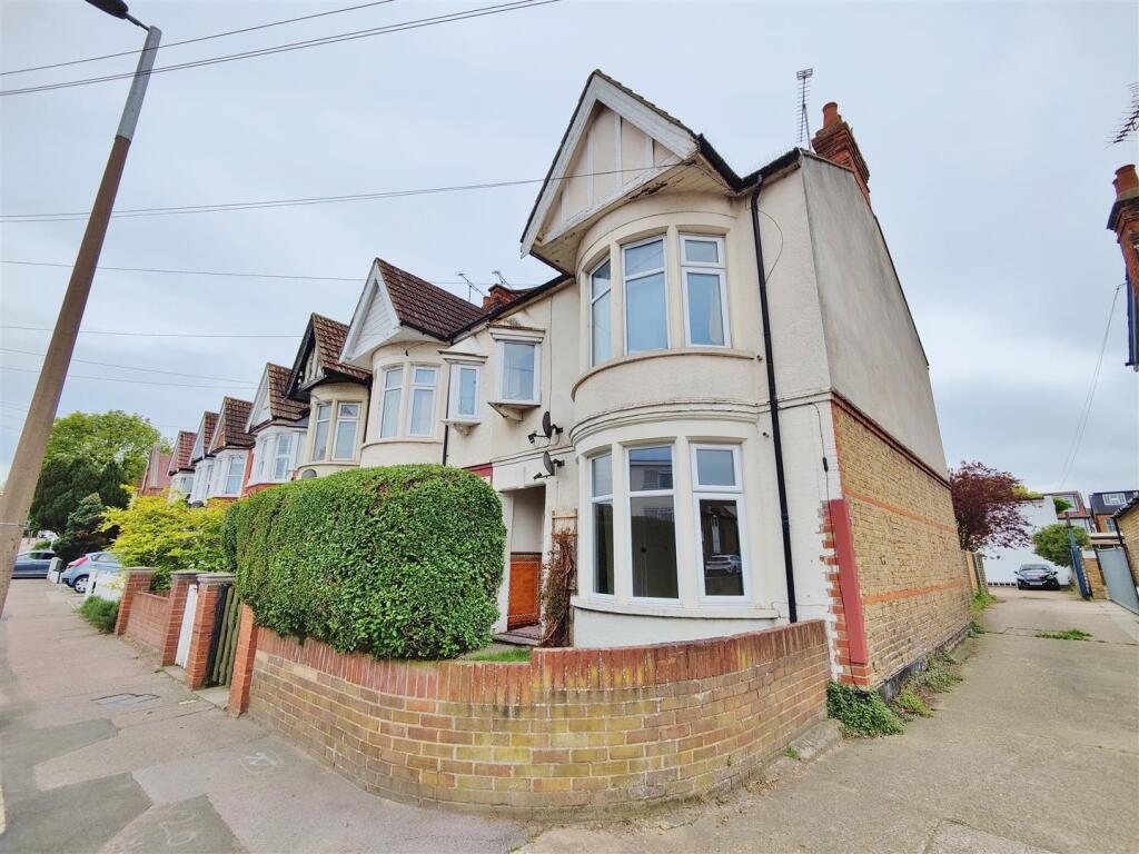 Main image of property: Elm Road, Leigh On Sea, Essex