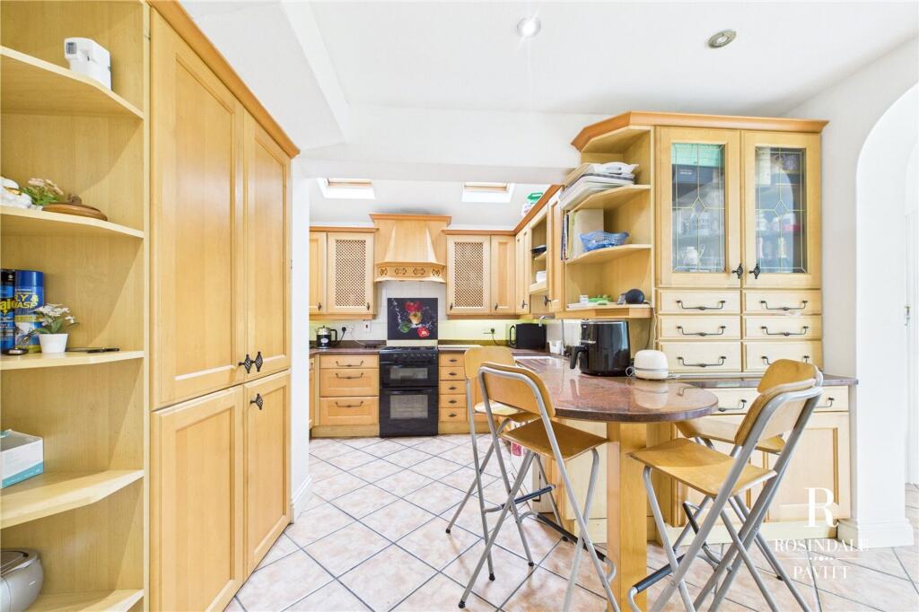 House in Sutton - View 4