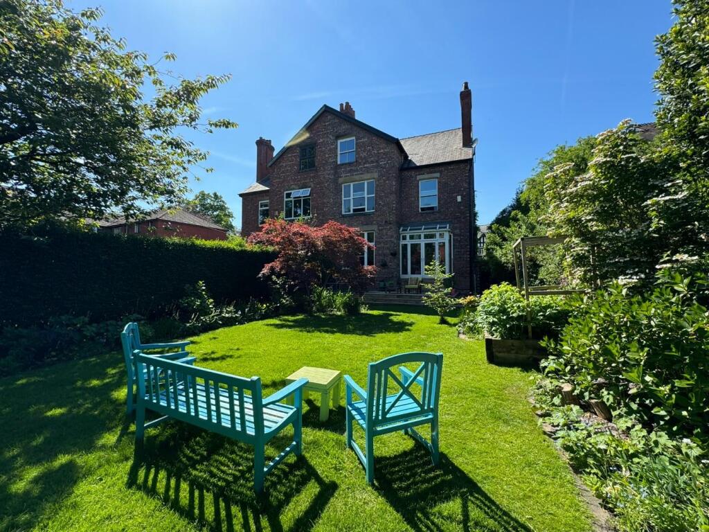 Arundale Avenue, Whalley Range photo 4