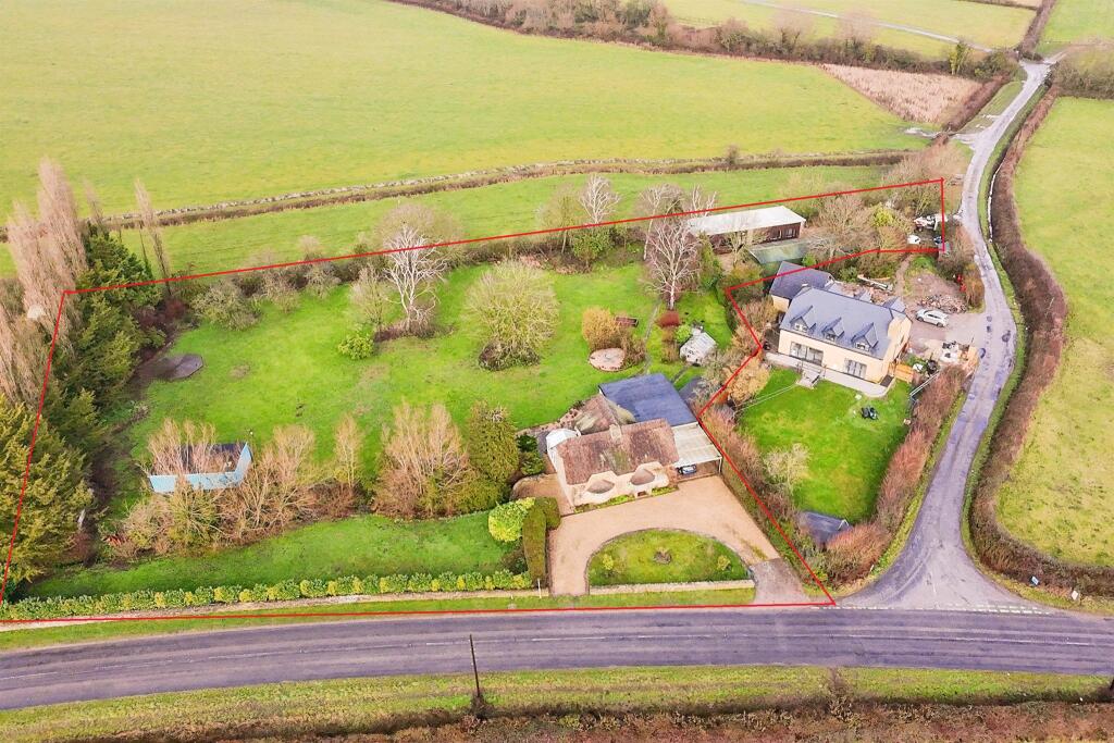 5-bed house on Eastrop, Highworth, Swindon, £875,000