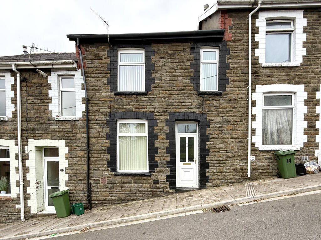 2-bed terraced on Burns Street, Cwmaman, Aberdare, £85,000