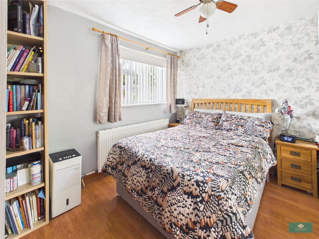 House in Oldham - View 4