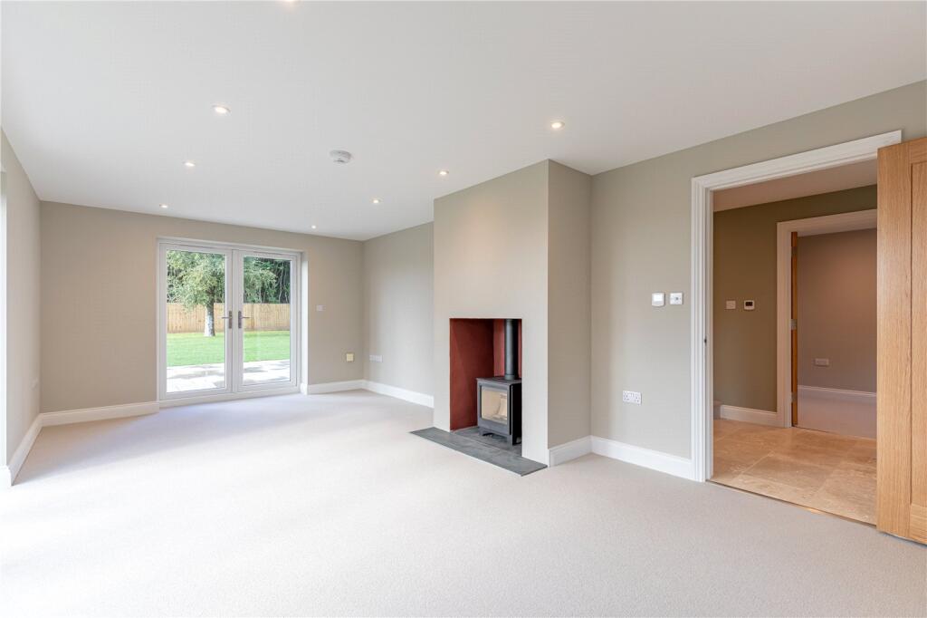 Forest Fields, Marlborough, Wiltshire, SN8 photo 2