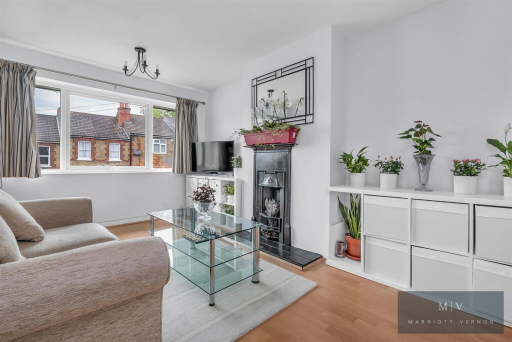 Bournefield Road, Whyteleafe photo 2