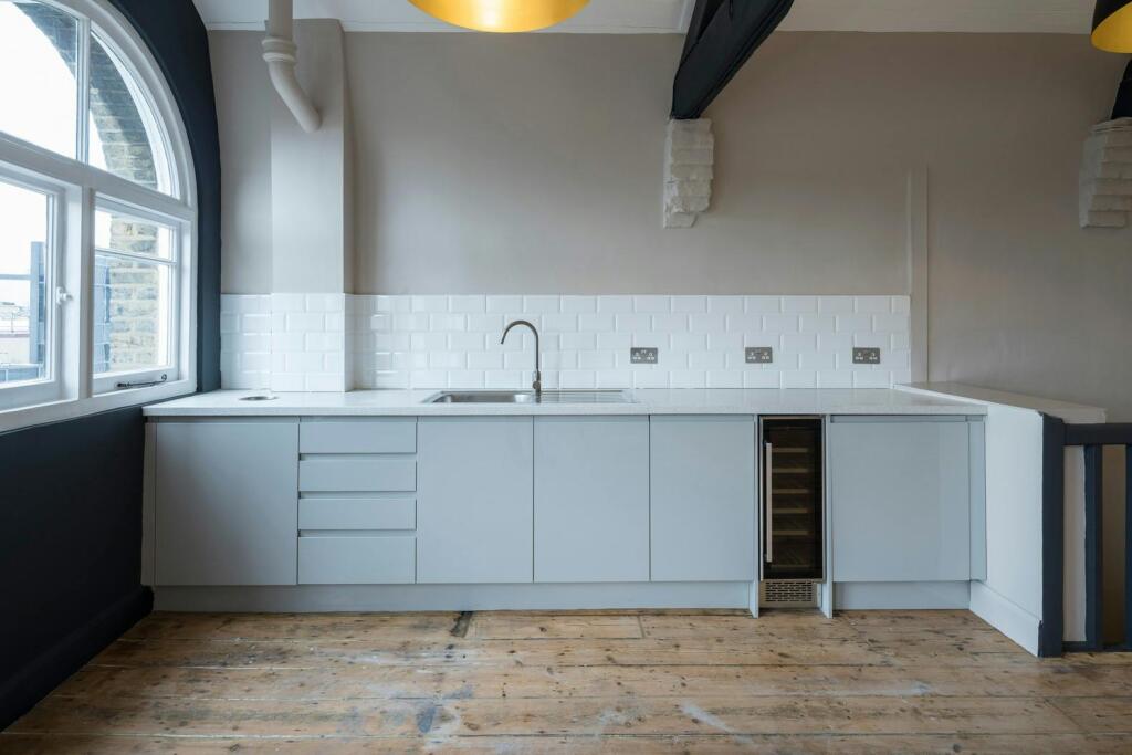 4th Floor Kitchenette