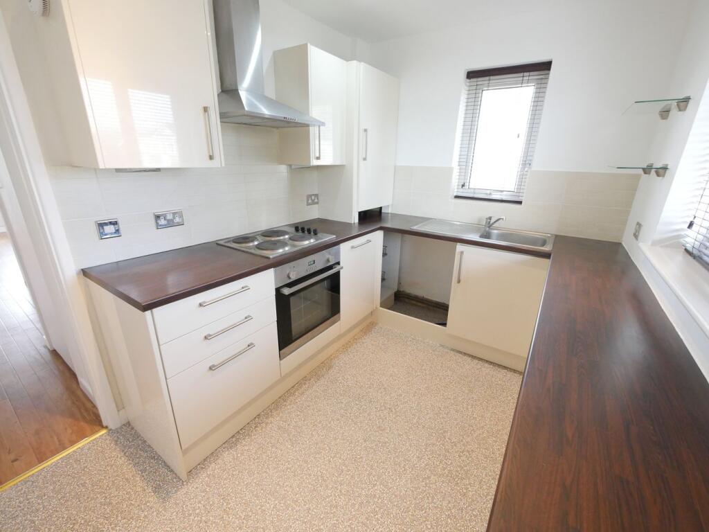 Apartment in Runnymede, Egham Hythe - View 5
