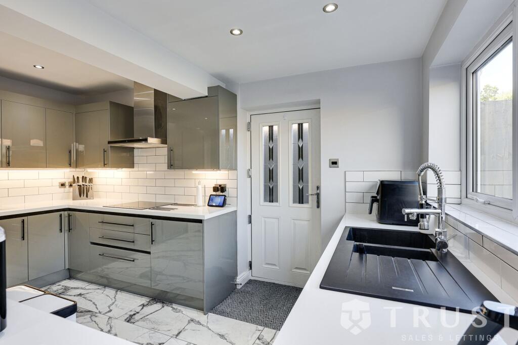 House in Kirklees, Howden Clough - View 4