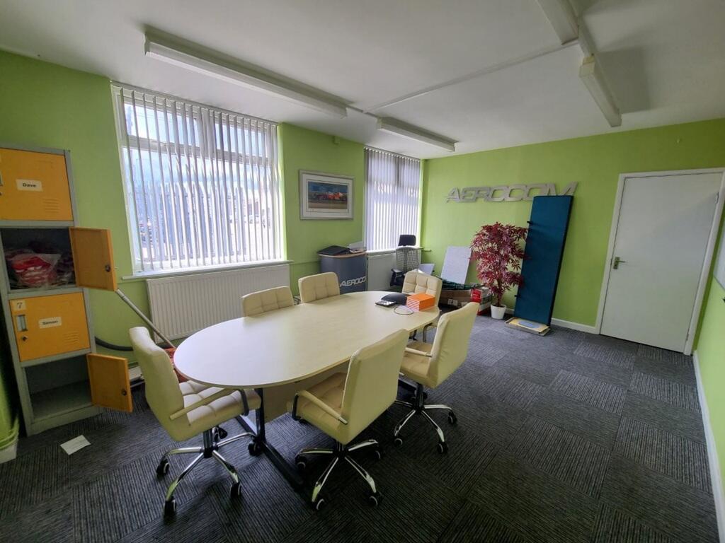 Photo 9