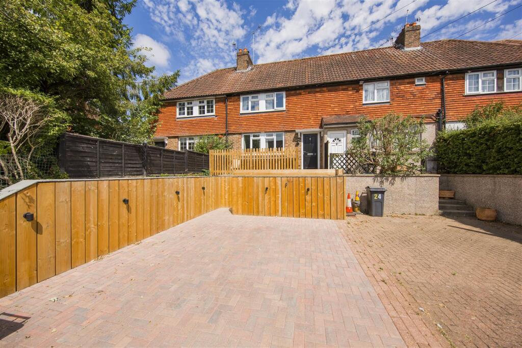 Main image of property: 26 West End, Kemsing, Kent TN15 6PX