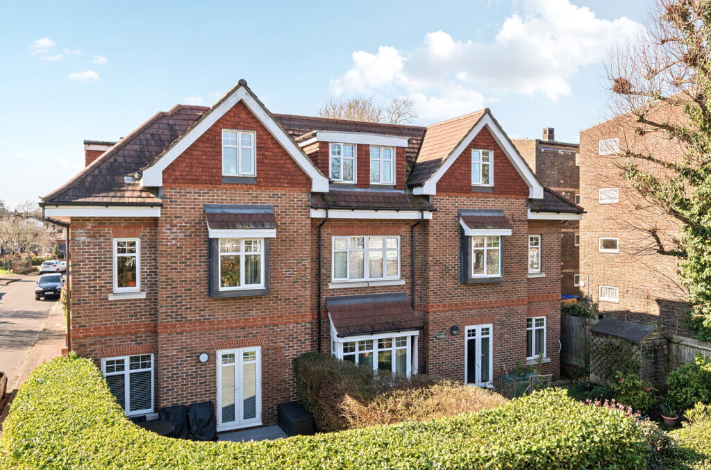 Main image of property: Grange Court, 16 Addlestone Park, Addlestone