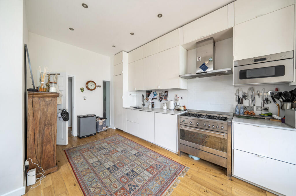 Apartment in London - More