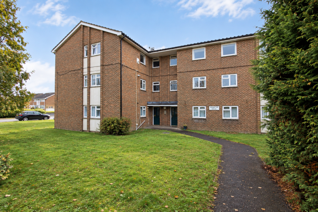 2-bed flat on Cadbury Road, Portishead, Bristol, BS20 6QZ, £185,000