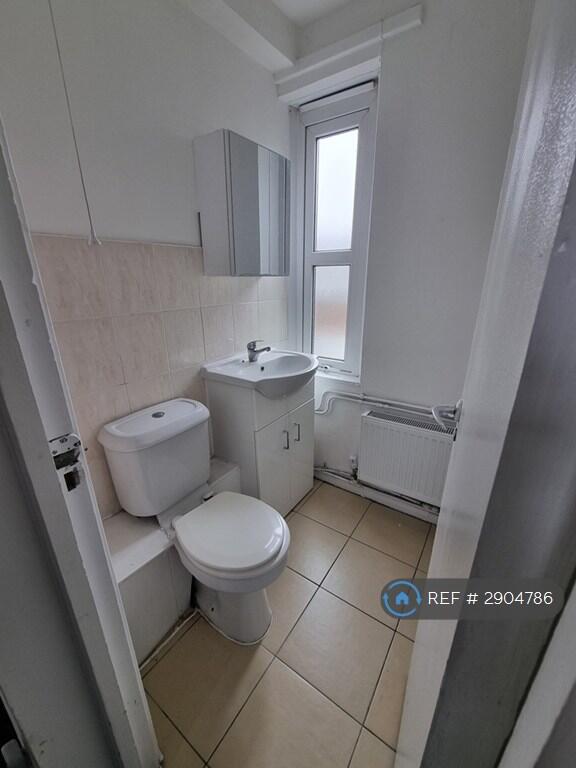 2 bedroom semi-detached house for rent