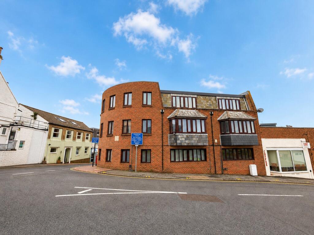 Main image of property: Carvel Lane, Cowes, Isle Of Wight, PO31