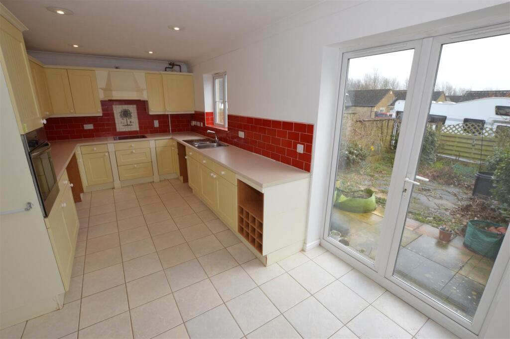 93 Dale Grove, Leyburn DL8 5GA photo 4