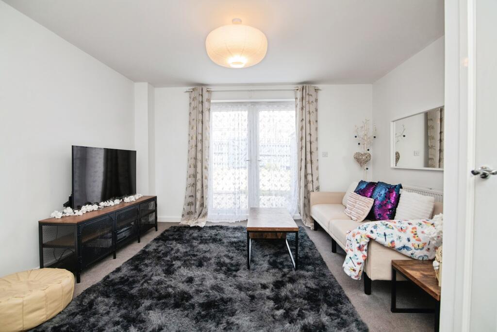 House in Dudley, West Midlands - View 3