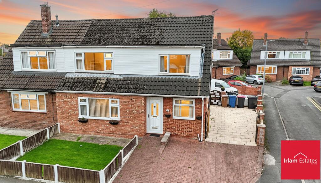 4-bed semi-detached on Somerset Close, Cadishead, M44, £299,995