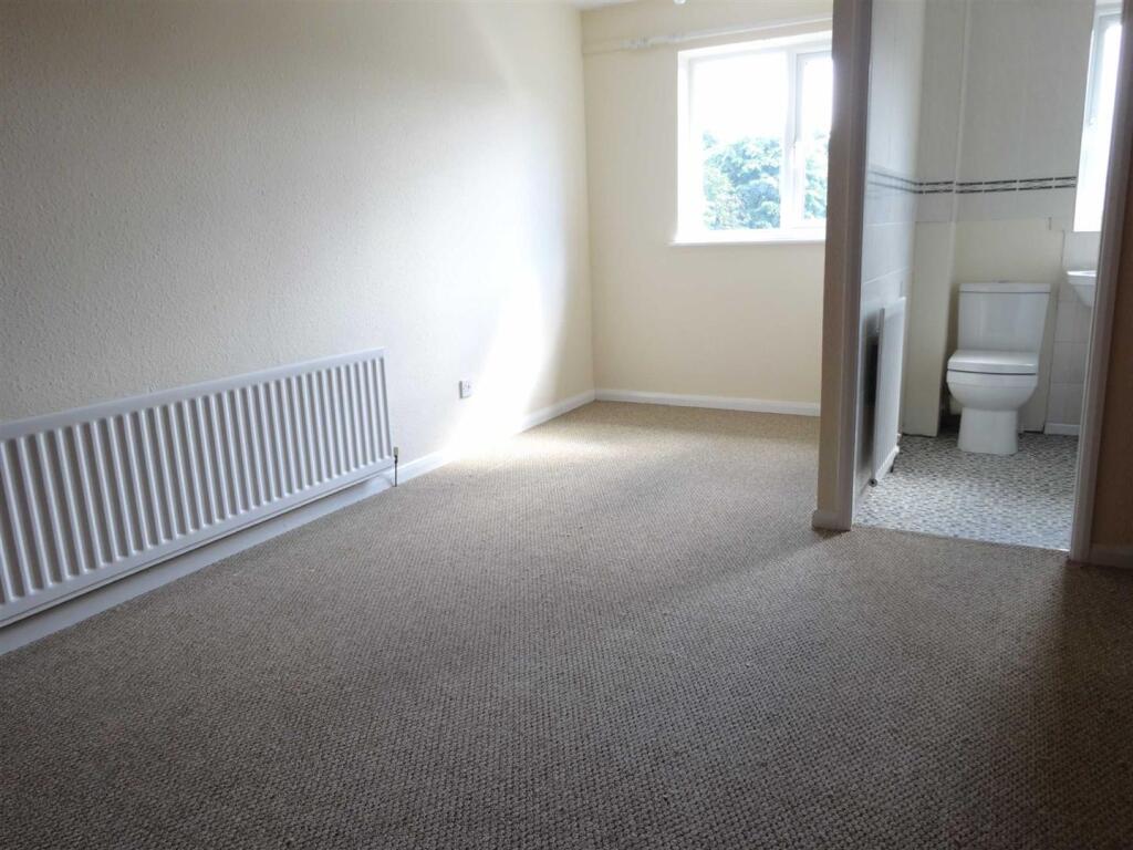 House in Derby, Mickleover - View 5