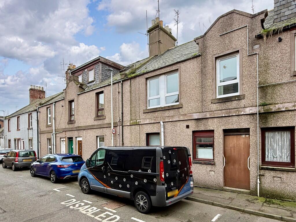 1-bed flat on Victoria Street, Montrose, Angus, DD10, £50,000