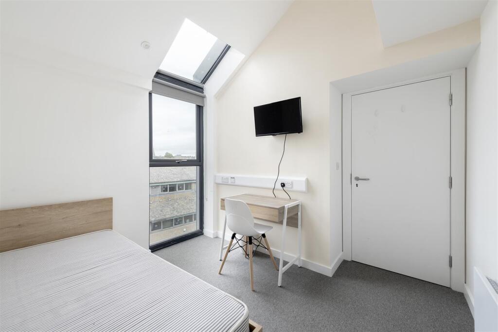 Additional image 2 of Banglo House, Lower Bristol Road, Bath, BA2
