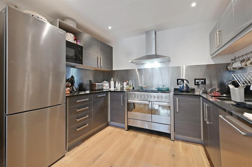 Apartment in London - View 4